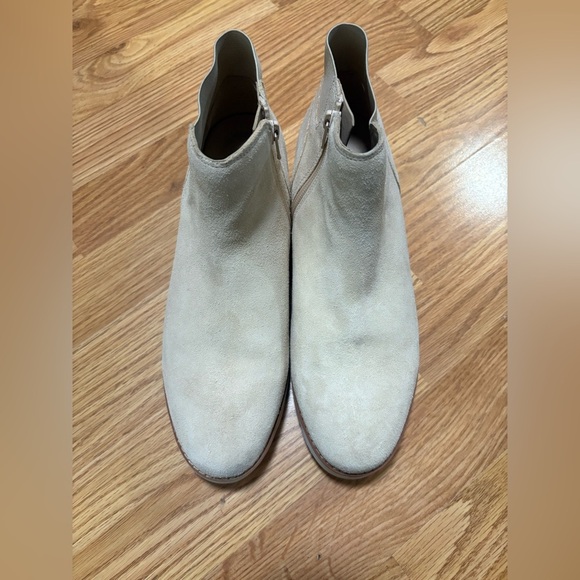 Vionic Cream Ankle Boots - Picture 2 of 6